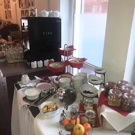 Cinehotel Maroni زيمدورف
