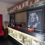 Hotell Cinehotel Maroni