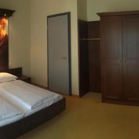 Cinehotel Maroni زيمدورف