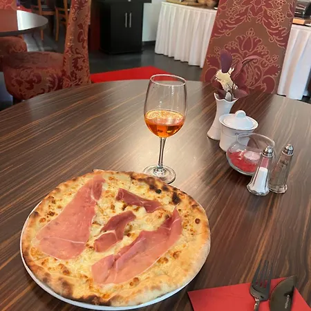 Hotel Cinehotel Maroni 3*