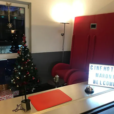 ホテル Cinehotel Maroni