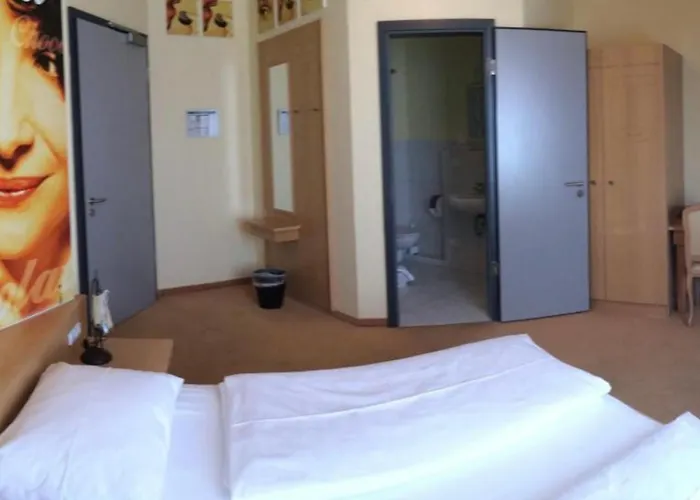 Cinehotel Maroni 3* Zirndorf