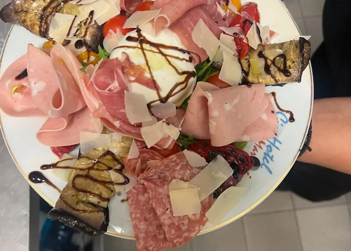Cinehotel Maroni