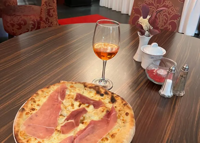 Hotel Cinehotel Maroni 3*