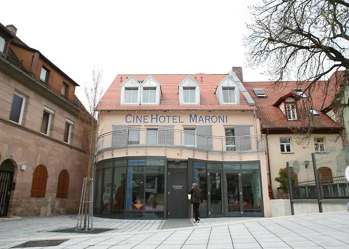 Cinehotel Maroni מלון 3*