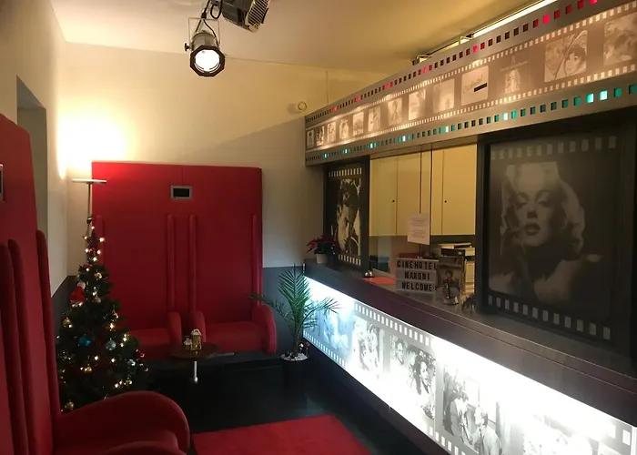 Cinehotel Maroni 3*