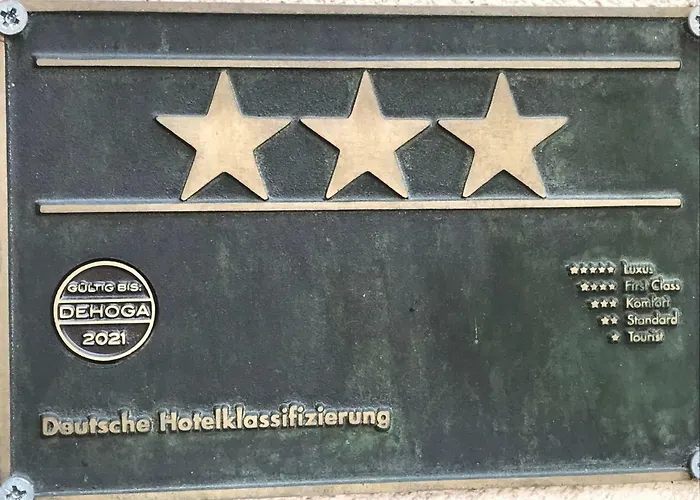Cinehotel Maroni מלון זירנדורף