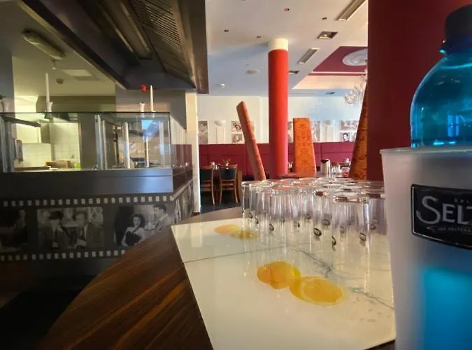 Cinehotel Maroni 3*